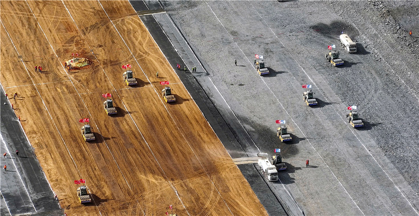 兩河口水電站大壩無人.jpg 兩河口水電站大壩無人.jpg