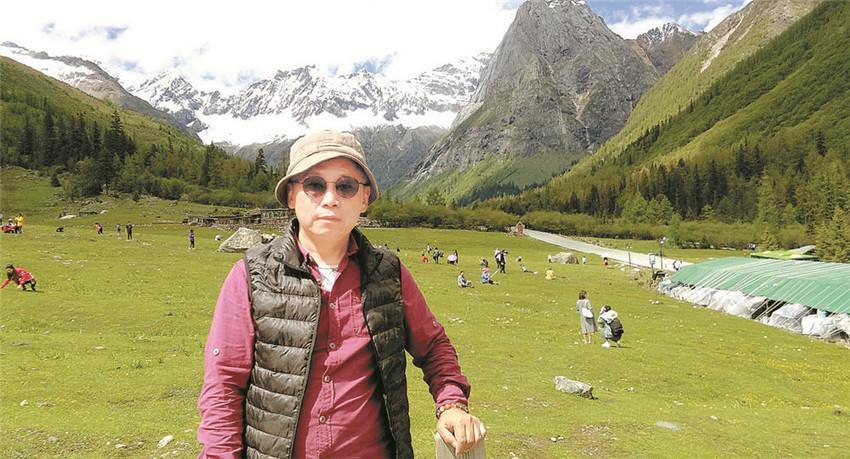 作者在四姑娘.jpg 作者在四姑娘.jpg