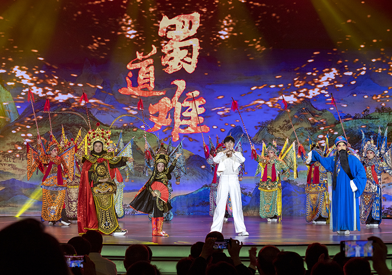 2023年10月13日，成都，“把青春華章寫在祖國大地上”大思政課網絡主題宣傳和互動引導活動在四川大學舉行。